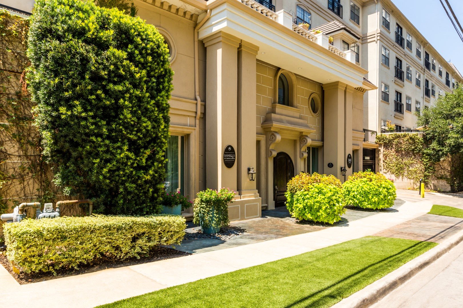 Photos and Video of Vines at Turtle Creek in Dallas, TX